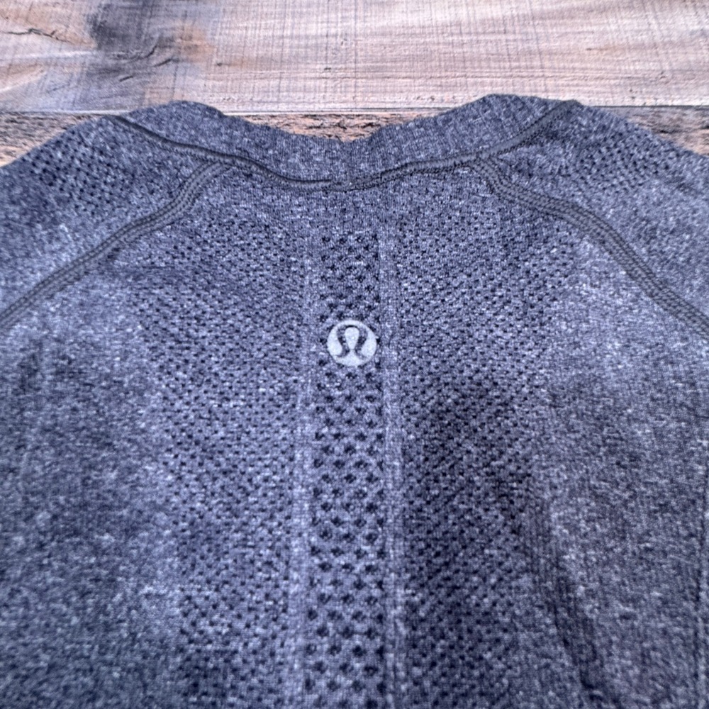 Lululemon Womens Swiftly‎ Tech Short Sleeve Shirt Crew 2.0 Gray Heather Size 4 - Picture 5 of 7